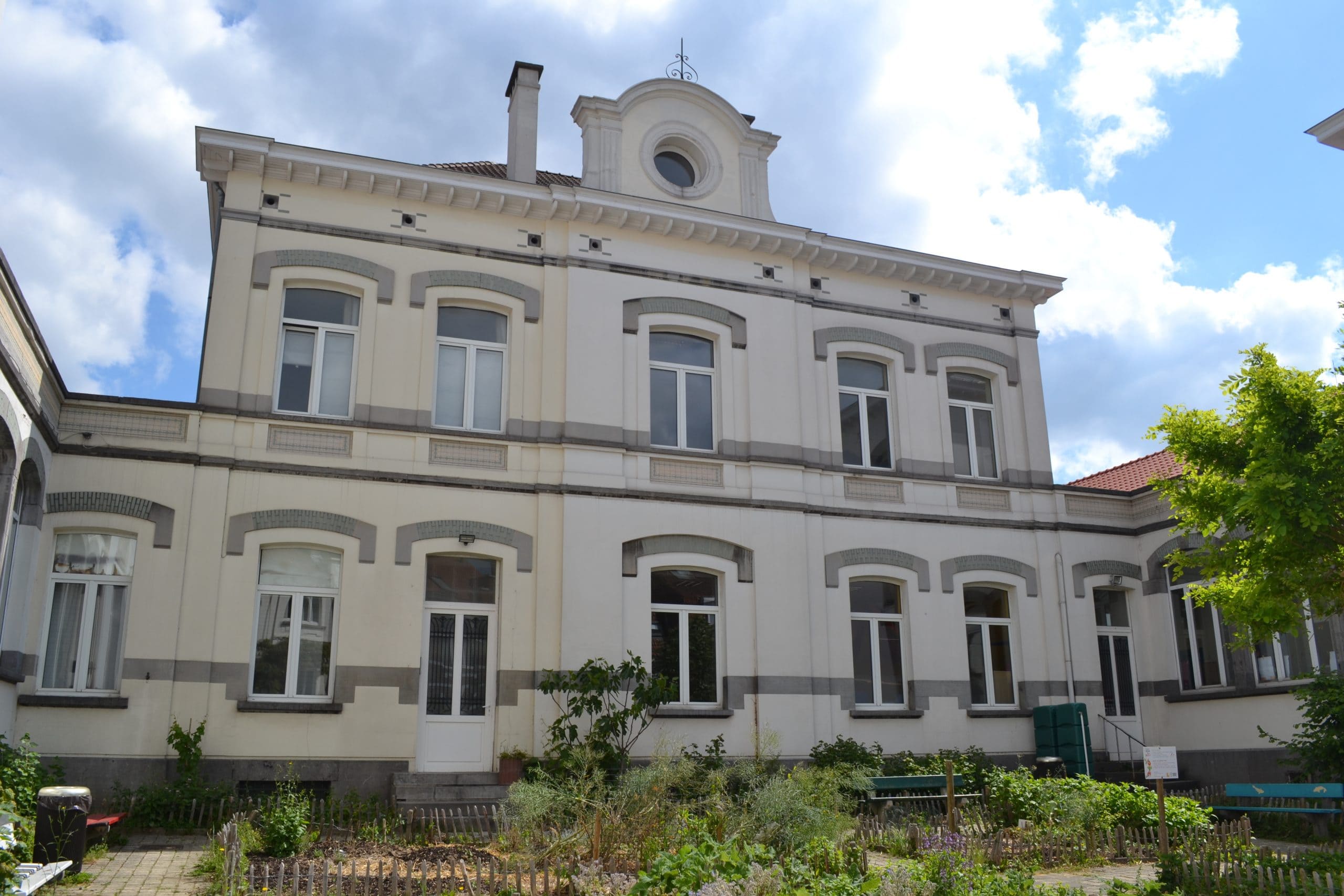 Façade de la Section du Centre